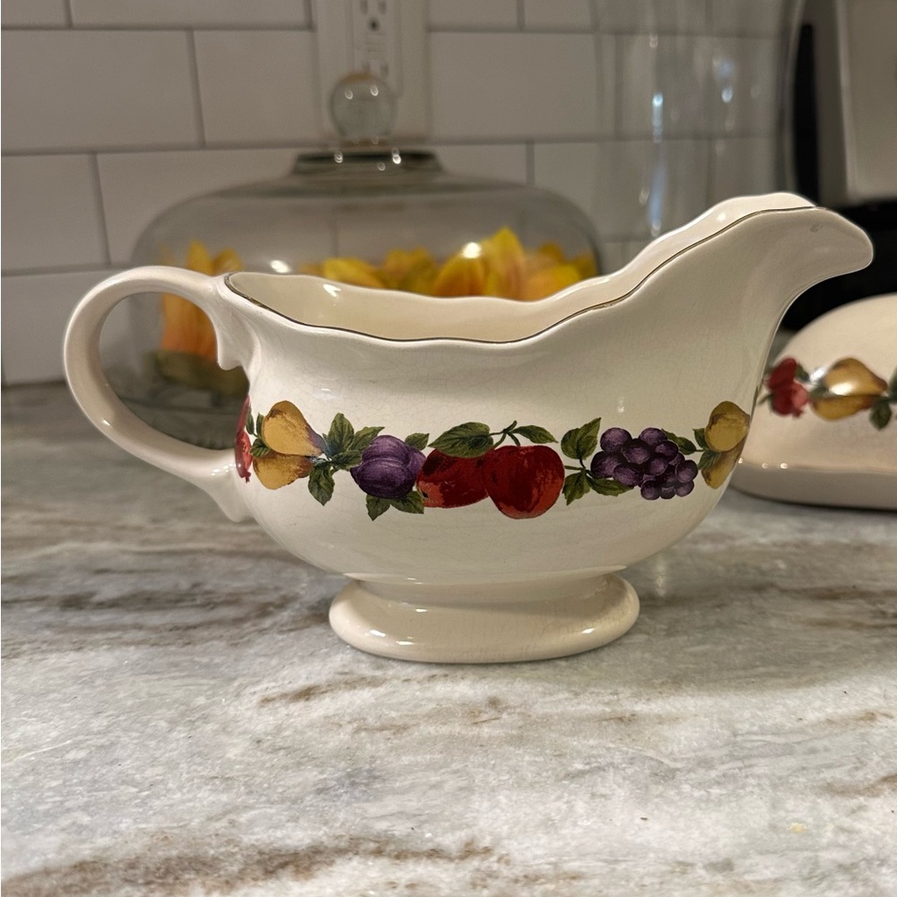 Beautiful Vintage Gravy Boat & Butter Dish